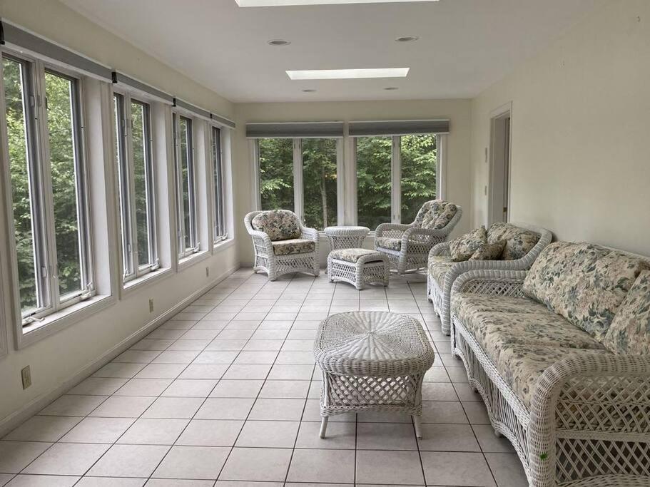 Beautiful Spacious Home W/ Game Room. Gilford Exterior foto